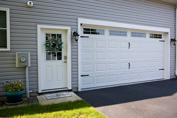 24/7 Emergency Garage Door Panel Replacement experts in North Fond du Lac, WI